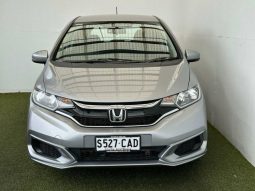 
										2019 Honda Jazz GF MY19 VTi Silver full									
